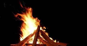 Em tempo de festas juninas, campanha alerta sobre risco de queimaduras