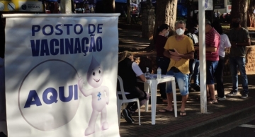 Vacinação contra a Covid-19 terá postos itinerantes no final de semana prolongado em Botucatu