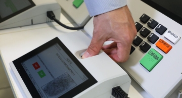 Ministro do STF autoriza transporte público gratuito no segundo turno