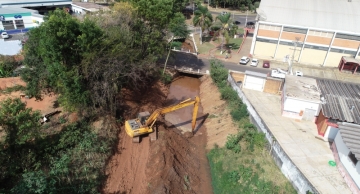 Rios de Botucatu recebem obras de limpeza e dragagem