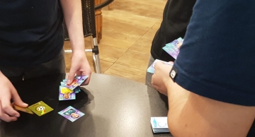 Shopping Park Botucatu tem ponto de troca de figurinhas da copa do mundo