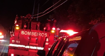 Incêndio em carreta interdita serra de Botucatu