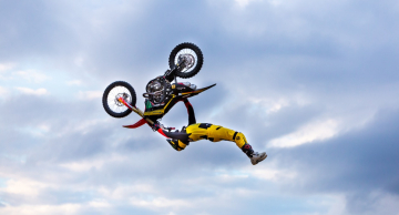 Romagnolli Promoções e Eventos realiza competição internacional de Freestyle Motocross no Rio neste sábado, 22