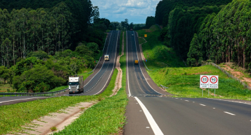 Terceirizado de concessionária morre atropelado pelo irmão na SP-225