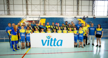 Construtora Vitta entrega uniformes oficiais às equipes de futsal de Botucatu