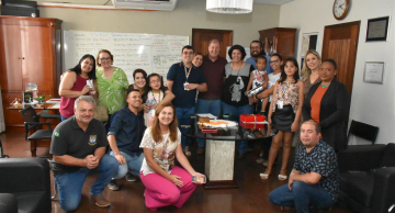 Prefeitura entrega primeiras Carteiras de Identificação da Pessoa com Transtorno do Espectro Autista