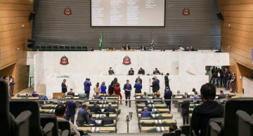 Deputados de SP aprovam aumentar os próprios salários para R$ 34,7 mil