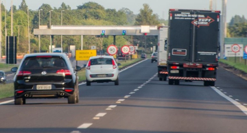 Milhares de veículos devem circular pelas estradas de Botucatu e região para o Réveillon