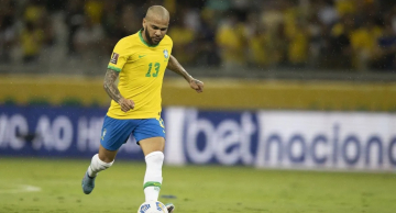 Daniel Alves é detido pela polícia espanhola por suspeita de assédio sexual