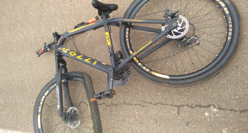 Jovem morre após ter bicicleta atingida por caminhão na Rondon em São Manuel