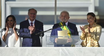 Em cerimônias no Congresso e Planalto, Lula reassume a presidência após 12 anos
