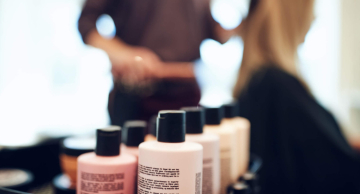 Anvisa anuncia novas restrições de produtos para cabelo