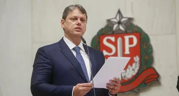 Tarcísio sanciona lei que garante o fornecimento gratuito de remédios à base da cannabis em SP
