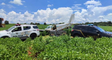 Avião faz pouso forçado no interior de SP após ser perseguido por caça da FAB