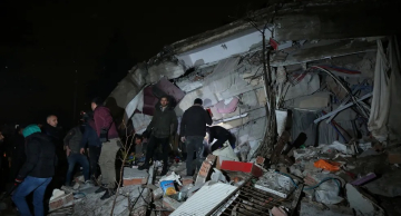 Forte terremoto mata mais de 600 pessoas e deixa milhares de feridos na Turquia