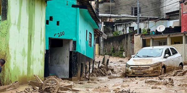 Fortes chuvas no litoral paulista já deixaram ao menos 36 mortos