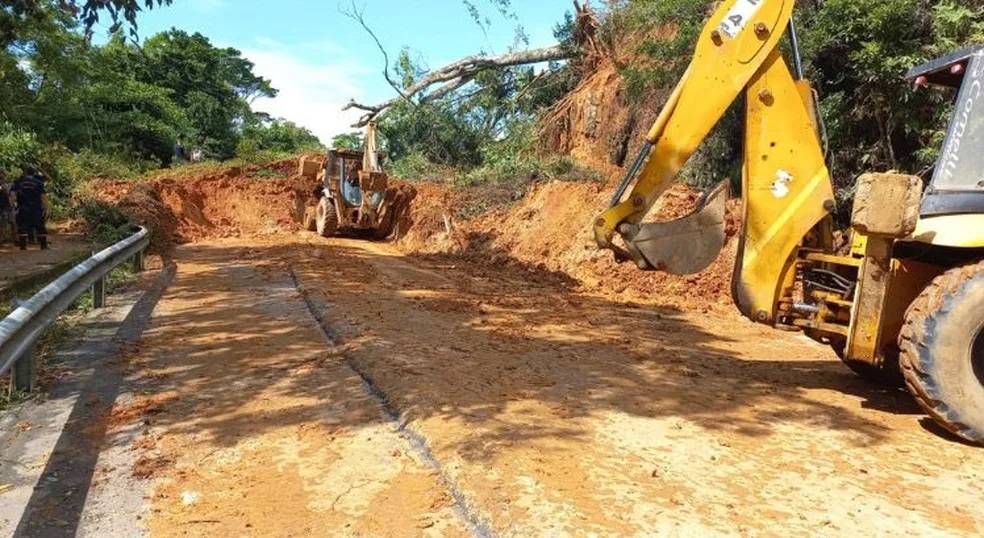 Rodovias No Litoral De Sp Seguem Com Interdi Es Ap S Chuva Devastadora