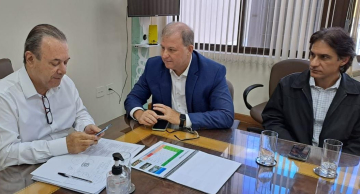 Comitiva de Botucatu se reúne com Secretário de Estado da Saúde para tratar crise no HC