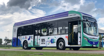 Caio, em parceria com Eletra e Weg, apresenta ônibus em evento na cidade de Suzano (SP)
