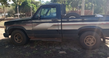 Dois homens são presos após roubo de caminhonete em Itatinga