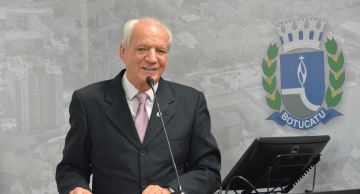 Câmara entrega título de Cidadão Botucatuense ao radialista Vanderlei dos Santos