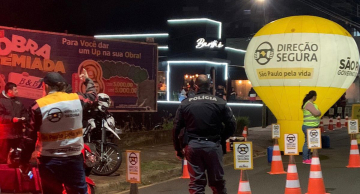 Operação policial no trânsito aborda mais de 300 veículos em Botucatu