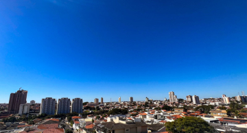 Semana começa com sol e calor em Botucatu