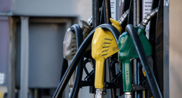 Gasolina sobe mais que esperado após alta de ICMS e atinge maior valor sob Lula