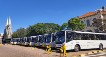 Empresa Pontual apresenta 13 novos veículos para renovação do transporte coletivo em Botucatu