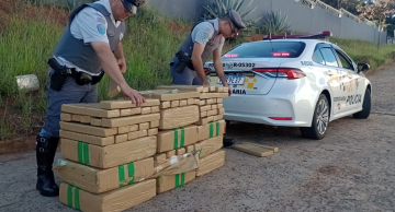 Polícia Rodoviária apreende 324 quilos de maconha e 4 mil aparelhos eletrônicos na Castelo Branco em Itatinga