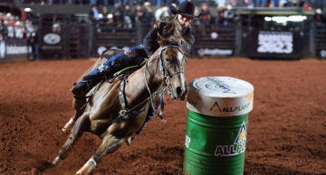 Botucatuense Ana Laura Savini é campeã no 68º Rodeio Internacional de Barretos