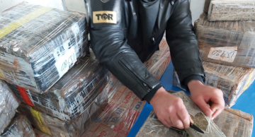 Casal é preso com 463 quilos de maconha em carga de leite na Castelo Branco em Itatinga