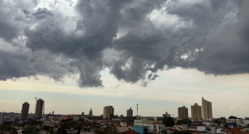 Pode chover em Botucatu no fim de semana, indica previsão