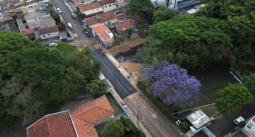 Prefeitura libera trânsito na Rua Prefeito Tonico de Barros, sobre o Rio Tanquinho em Botucatu