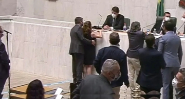 Laudo do IC comprova toque de ex-deputado Fernando Cury em Isa Penna, mas não conclui se ele apalpou seio