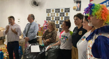 Polícia Civil de Botucatu e empresários fazem doação de 700 brinquedos para crianças carentes