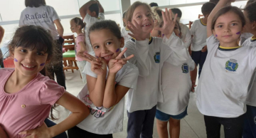 A união faz a alegria: alunos de escola municipal comemoram Dia das Crianças em buffet de Botucatu