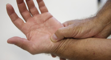 Mais de 15 milhões de brasileiros sofrem com doenças reumáticas