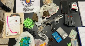 PM prende três homens com drogas, arma e munições em Areiópolis