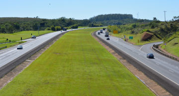 Motorista morre em acidente entre caminhões na Castello Branco em Itatinga Motorista morre em acidente entre caminhões na Castello Branco em Itatinga