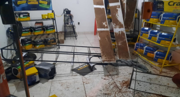 Homem furta loja, cai duas vezes do telhado na ação e é identificado pela Polícia em Itatinga   