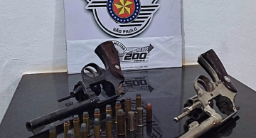Após discussão familiar, homem é detido com armas e munições ilegais na Boa Vista em Botucatu Após discussão familiar, homem é detido com armas e munições ilegais na Boa Vista em Botucatu
