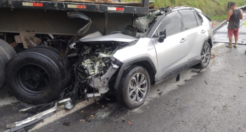 Choque entre carro e caminhão mata uma pessoa na Castelo Branco no sentido Pardinho-Botucatu Choque entre carro e caminhão mata uma pessoa na Castelo Branco no sentido Pardinho-Botucatu