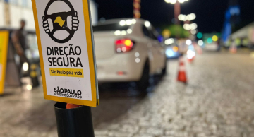 Operação de trânsito aborda 300 condutores em Botucatu