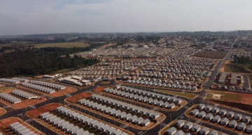 Pacaembu entrega mais de 400 casas em novo bairro de Botucatu