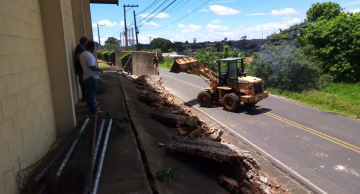 Unesp conclui demolição de muro na Raimundo Putty em Rubião Junior