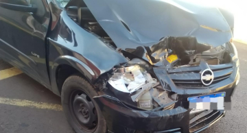 Choque entre veículos deixa mulher e duas crianças feridas na região da Vila Maria em Botucatu