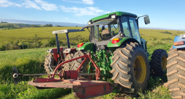 Quadrilha rouba carro e tratores na região de Botucatu