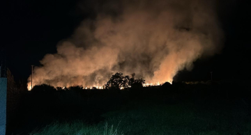 Incêndio destrói grande área de mata no bairro Bem-Te-Vi em Botucatu Incêndio destrói grande área de mata no bairro Bem-Te-Vi em Botucatu