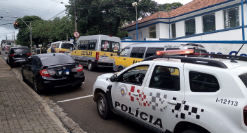 PM faz operação para fiscalizar veículos de transporte escolar em Botucatu PM faz operação para fiscalizar veículos de transporte escolar em Botucatu